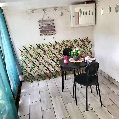 Apartment Cosy: Garden Retreat In Sur *